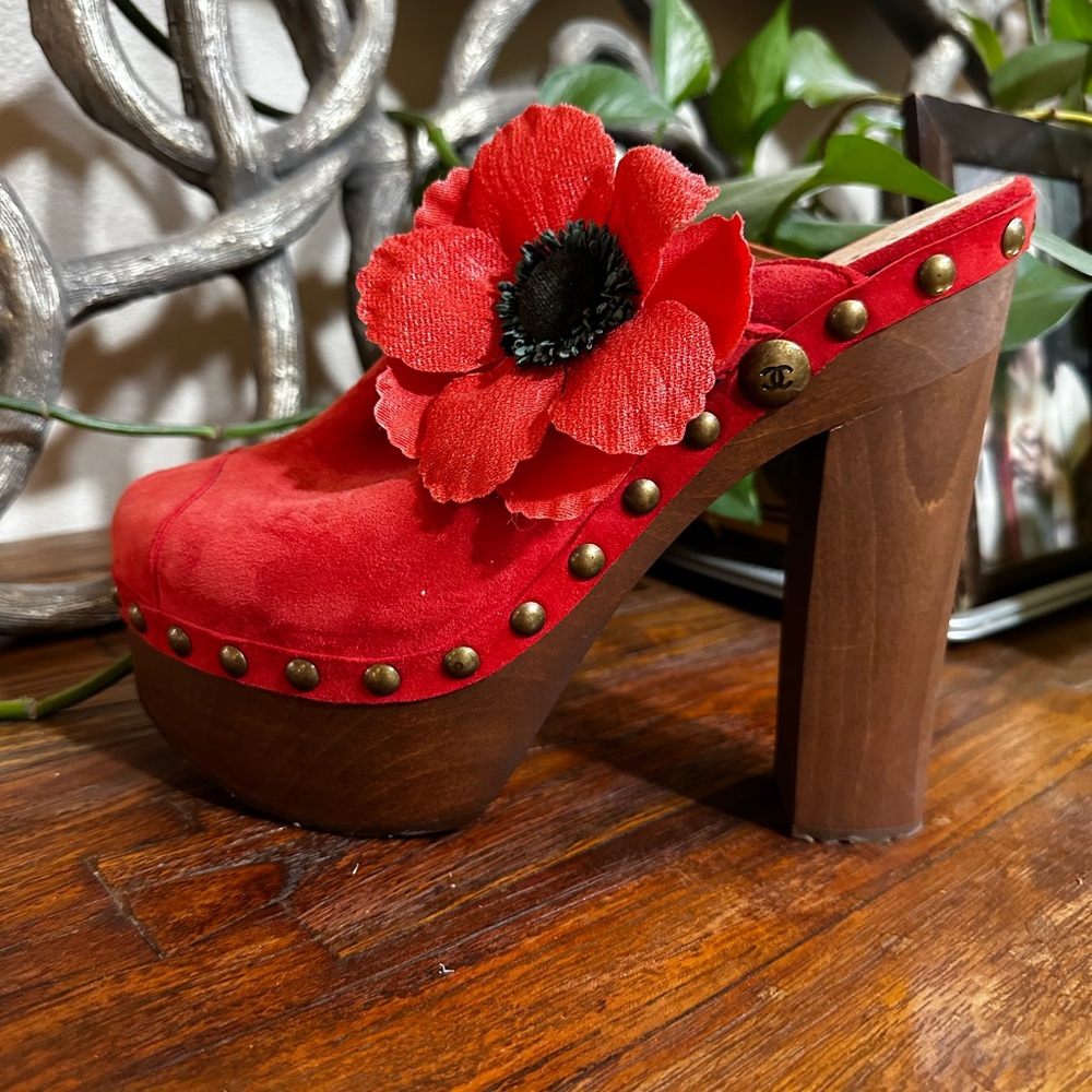 CHANEL Red Suede Camellia Embellished Wooden Clogs with Flower.